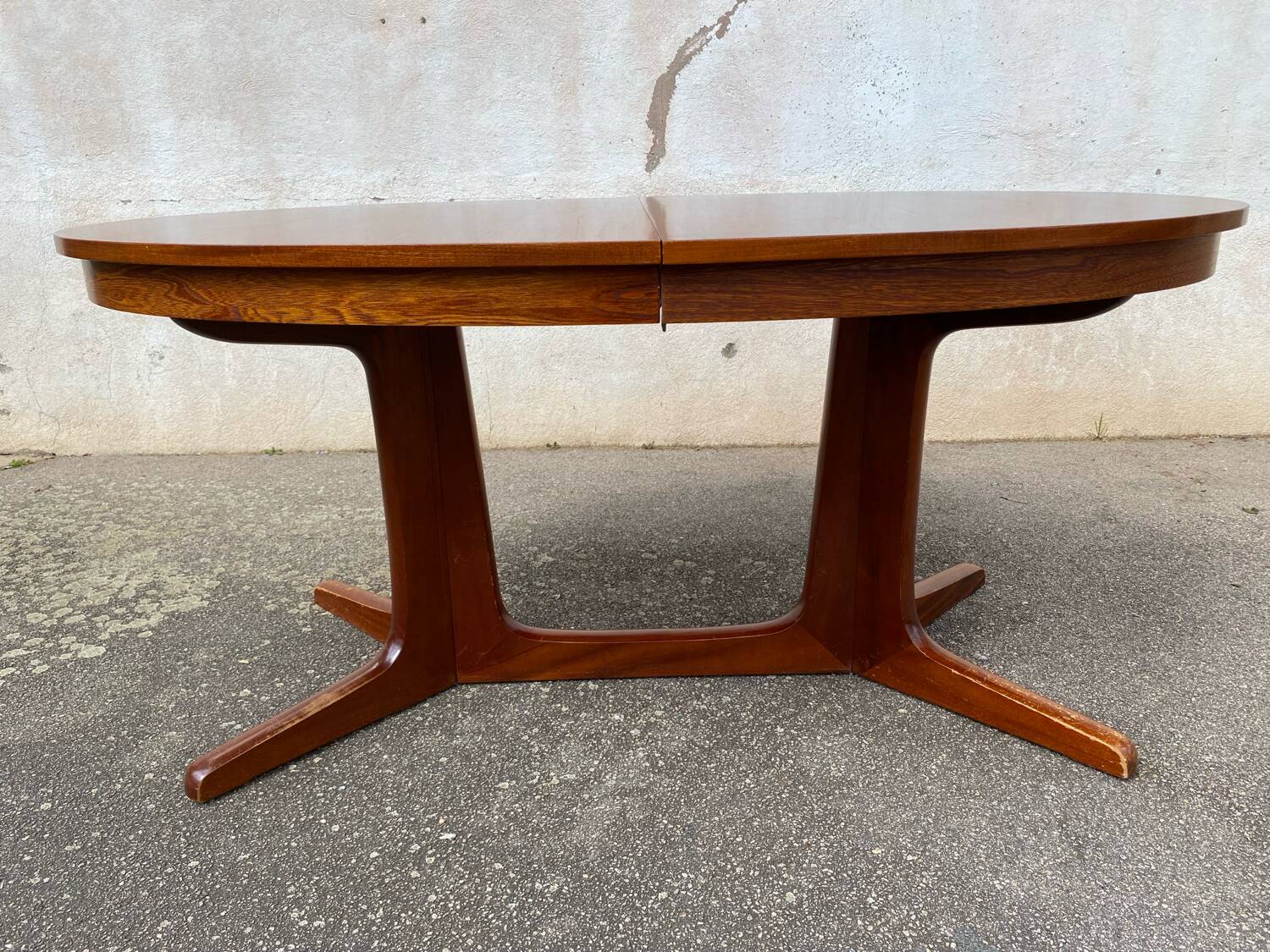 Baumann table for 10 guests