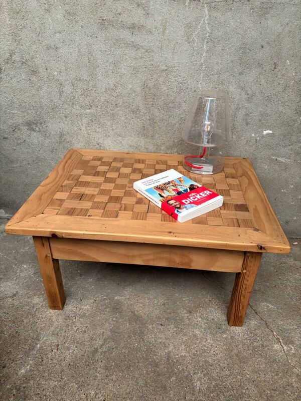 Table basse originale ancienne en bois blond doré