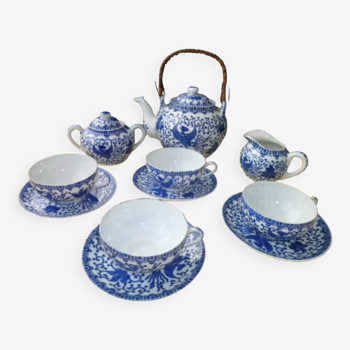 Service à thé en porcelaine du Japon 4 personnes  Modèle Phénix