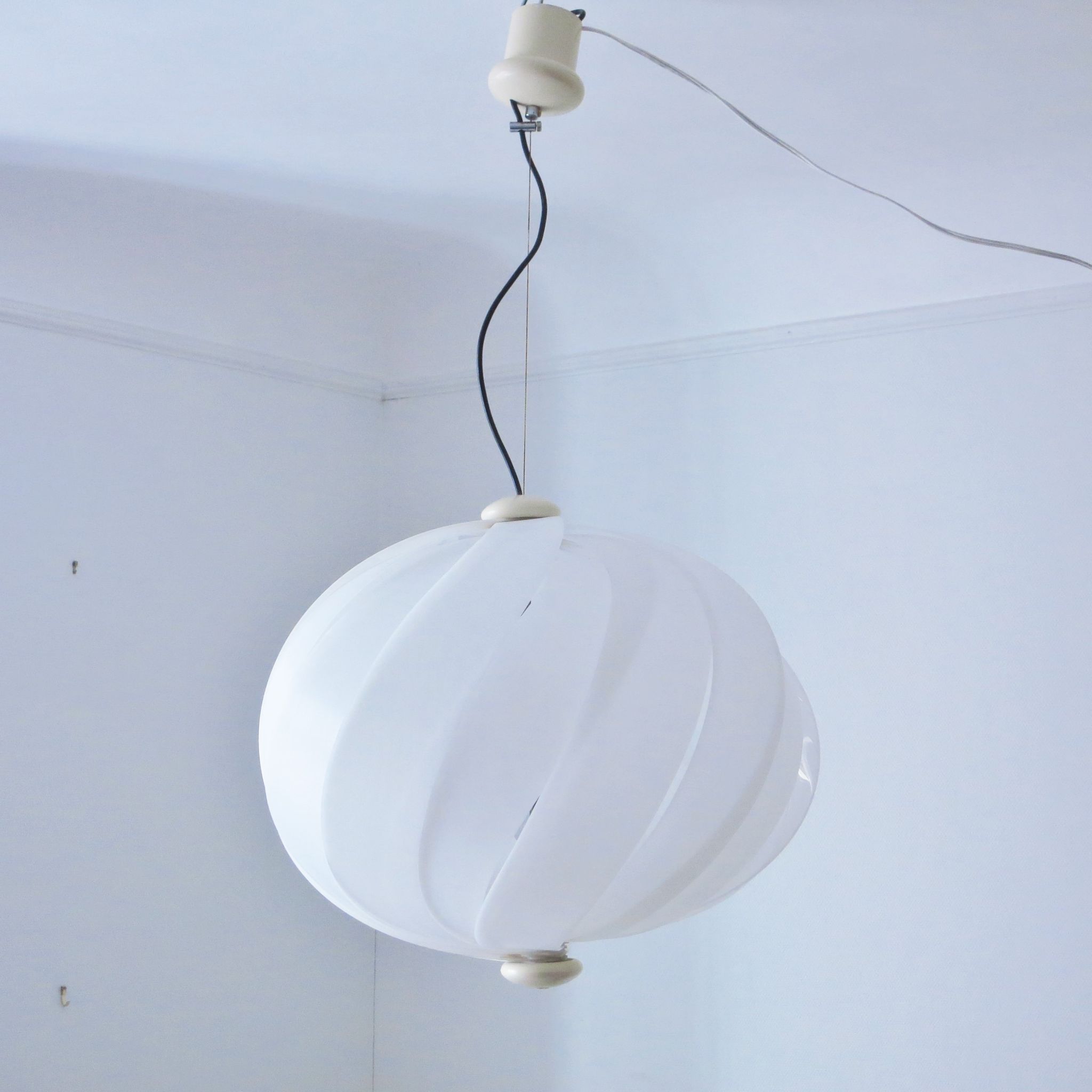 Suspension boule Alicante Guzzini 1967