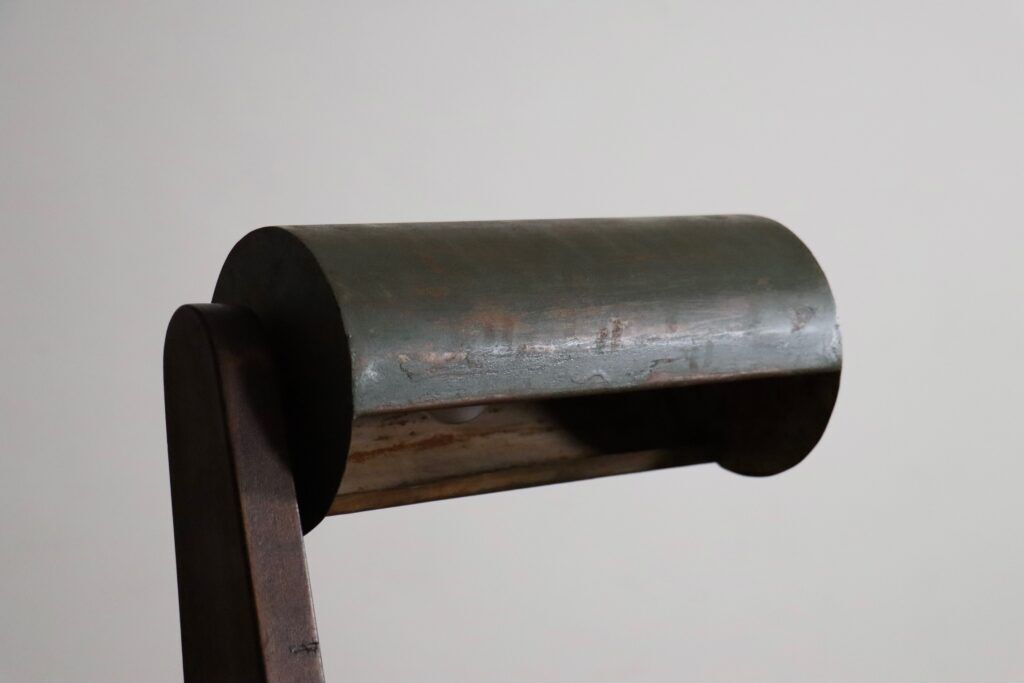 Bureau Pierre Jeanneret avec lampe intégrée, Chandigarh, années 1950
