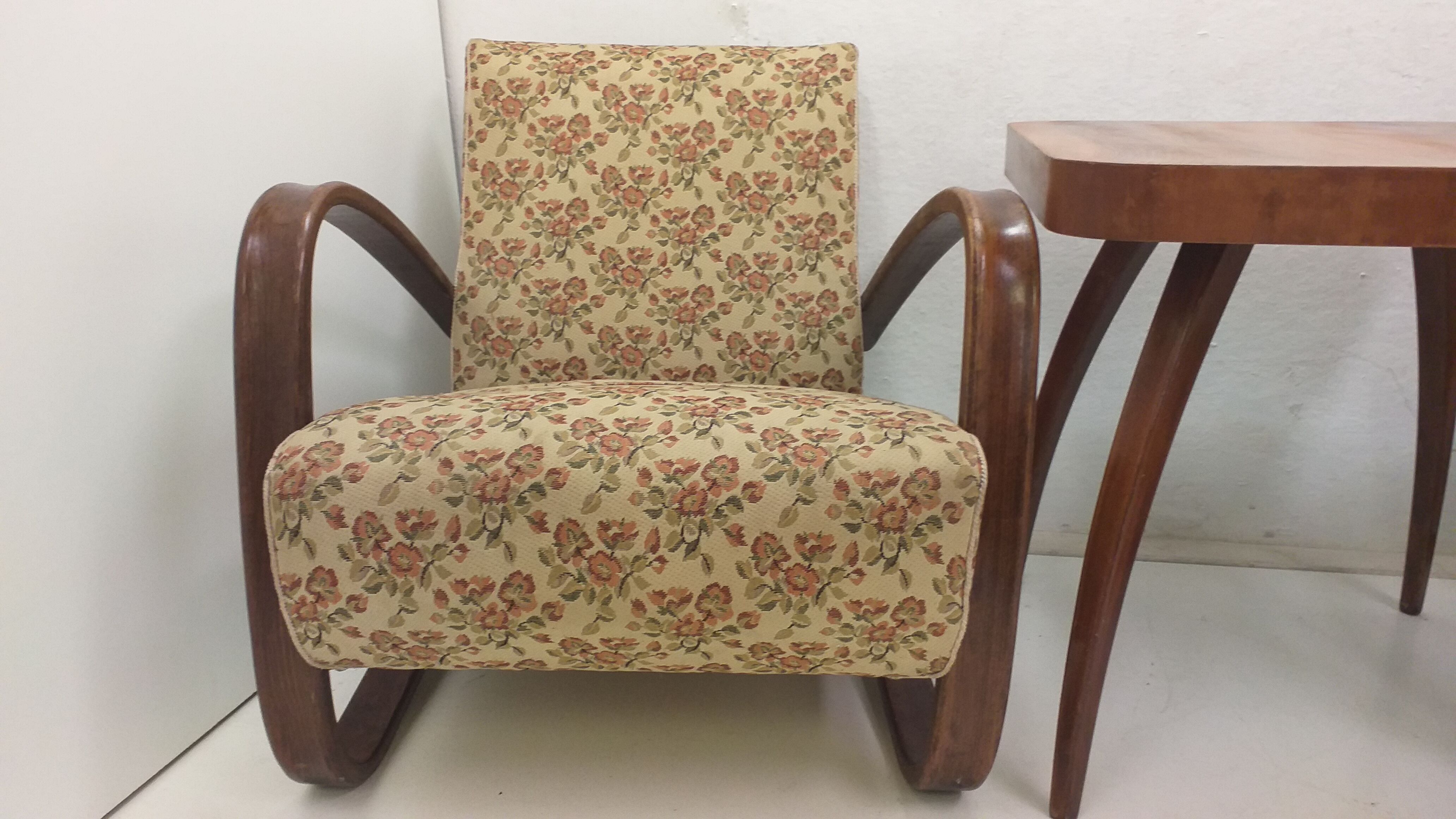 1960 2x Halabala Armchairs H 269 and spider table, Czechoslovakia