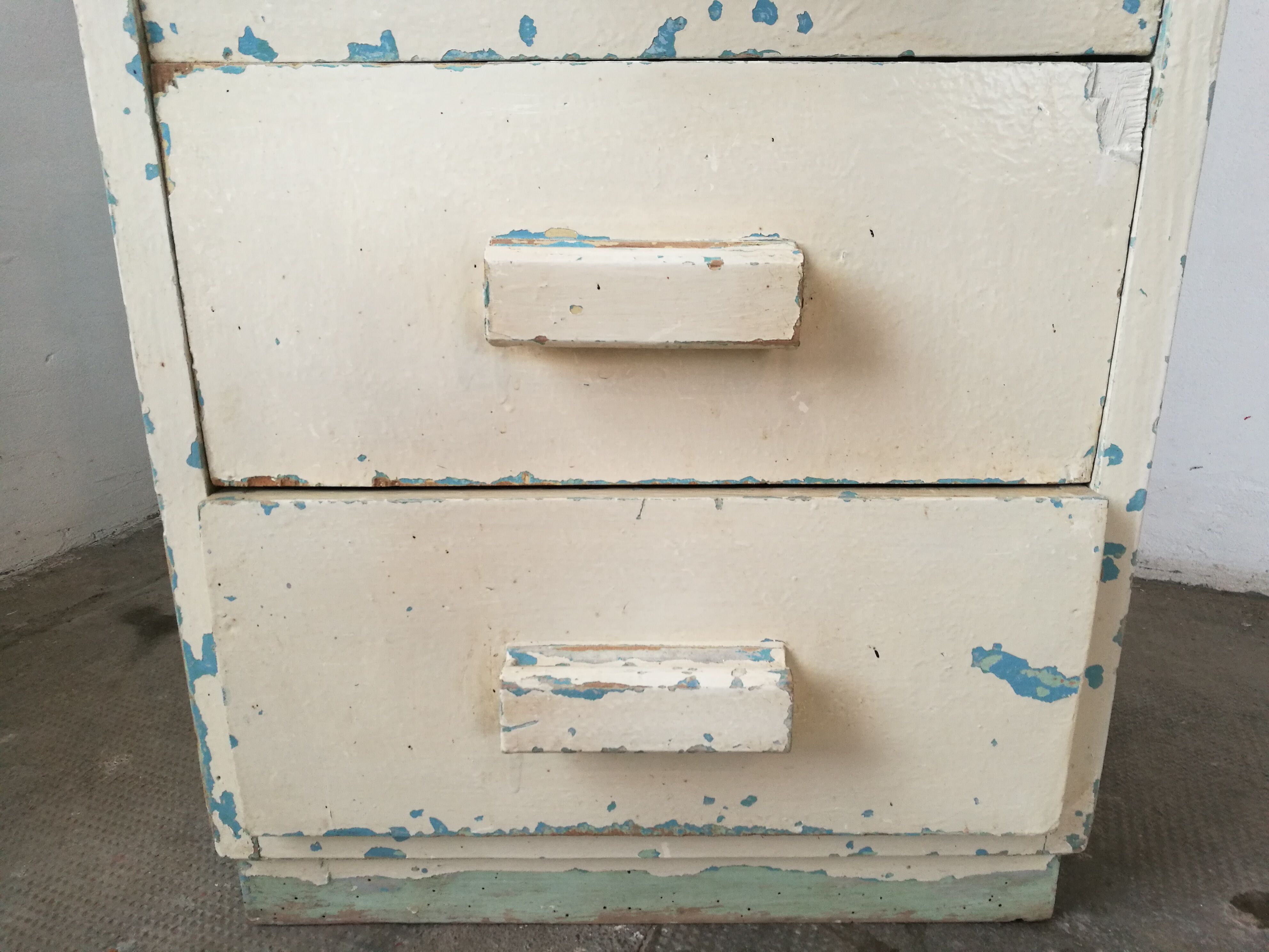 Workshop cabinet with drawers