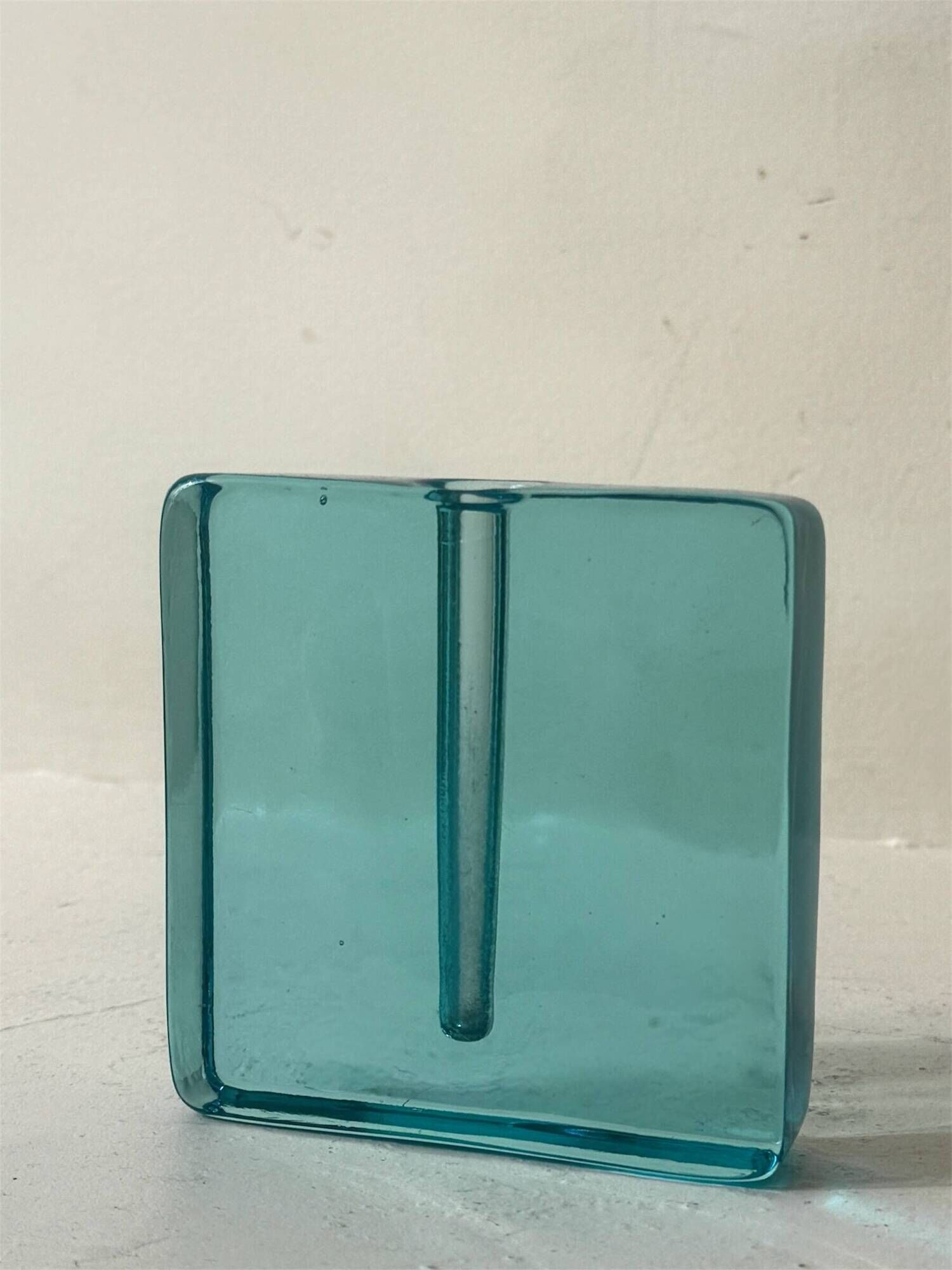 single flower vase / square sculpture in Murano glass, Italy 1970