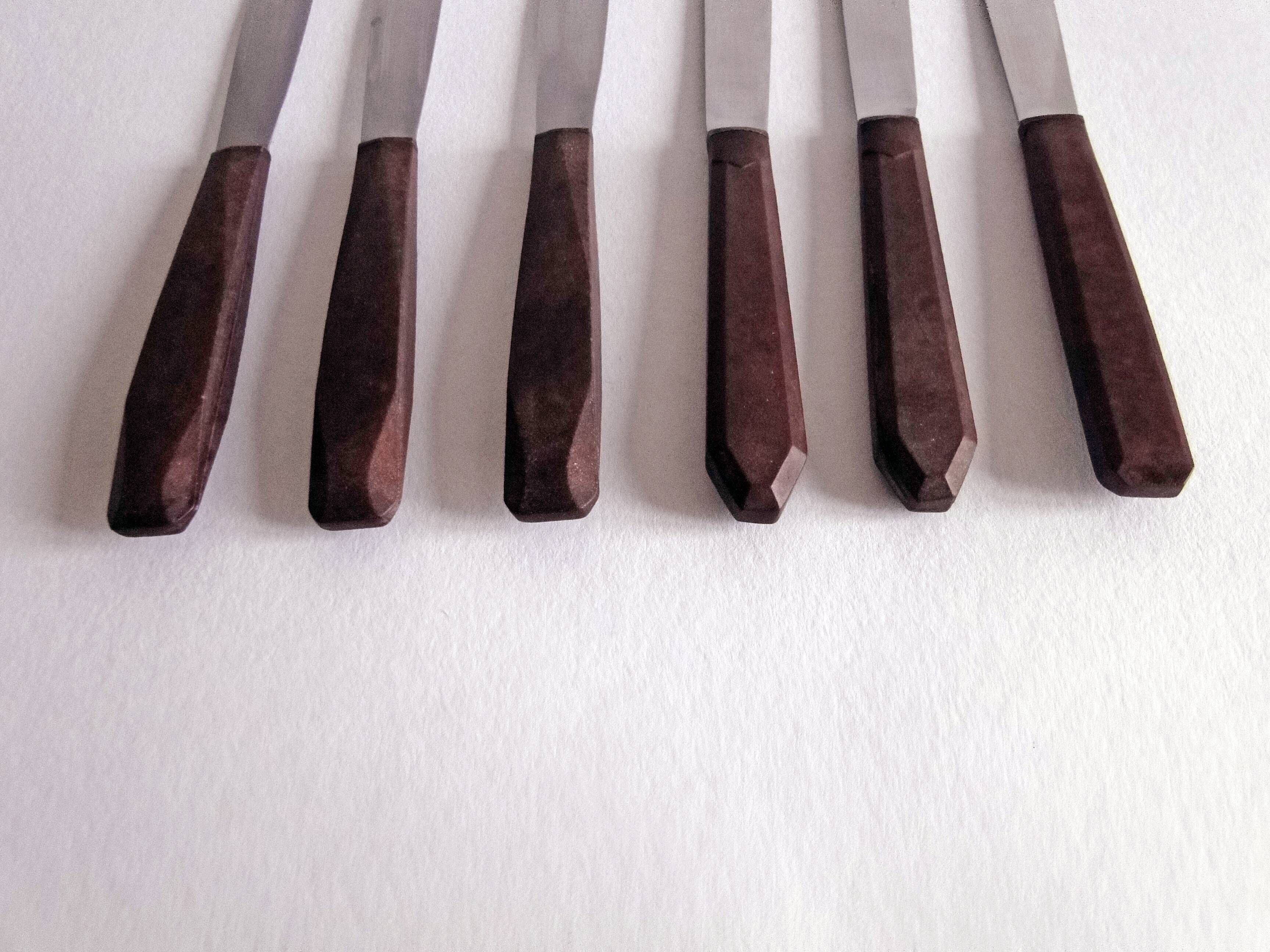 Set of 6 table knives Red Bakelite handle Art Deco period 1930 Stainless steel blade