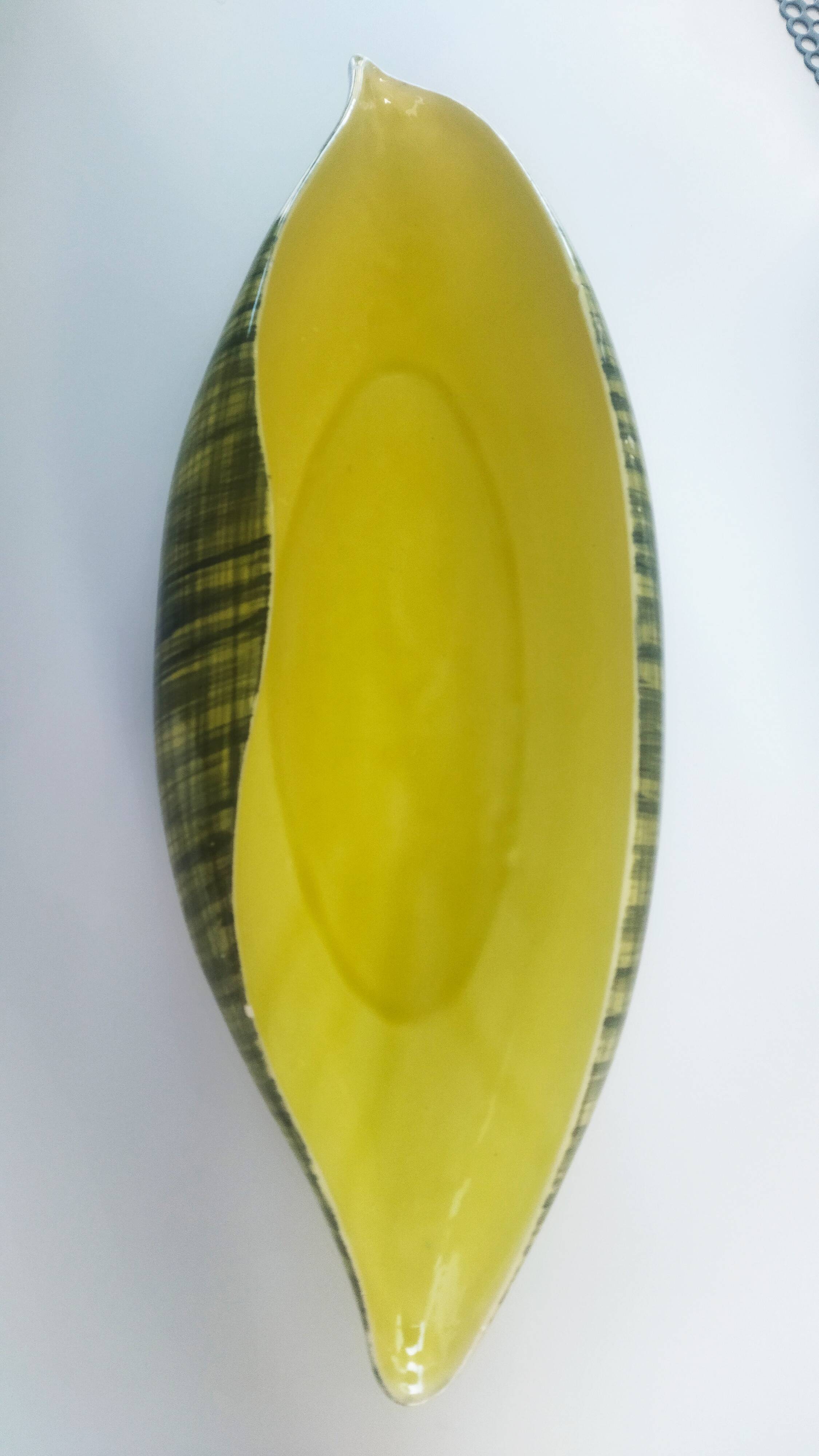 Set of three 1950s paddle cups