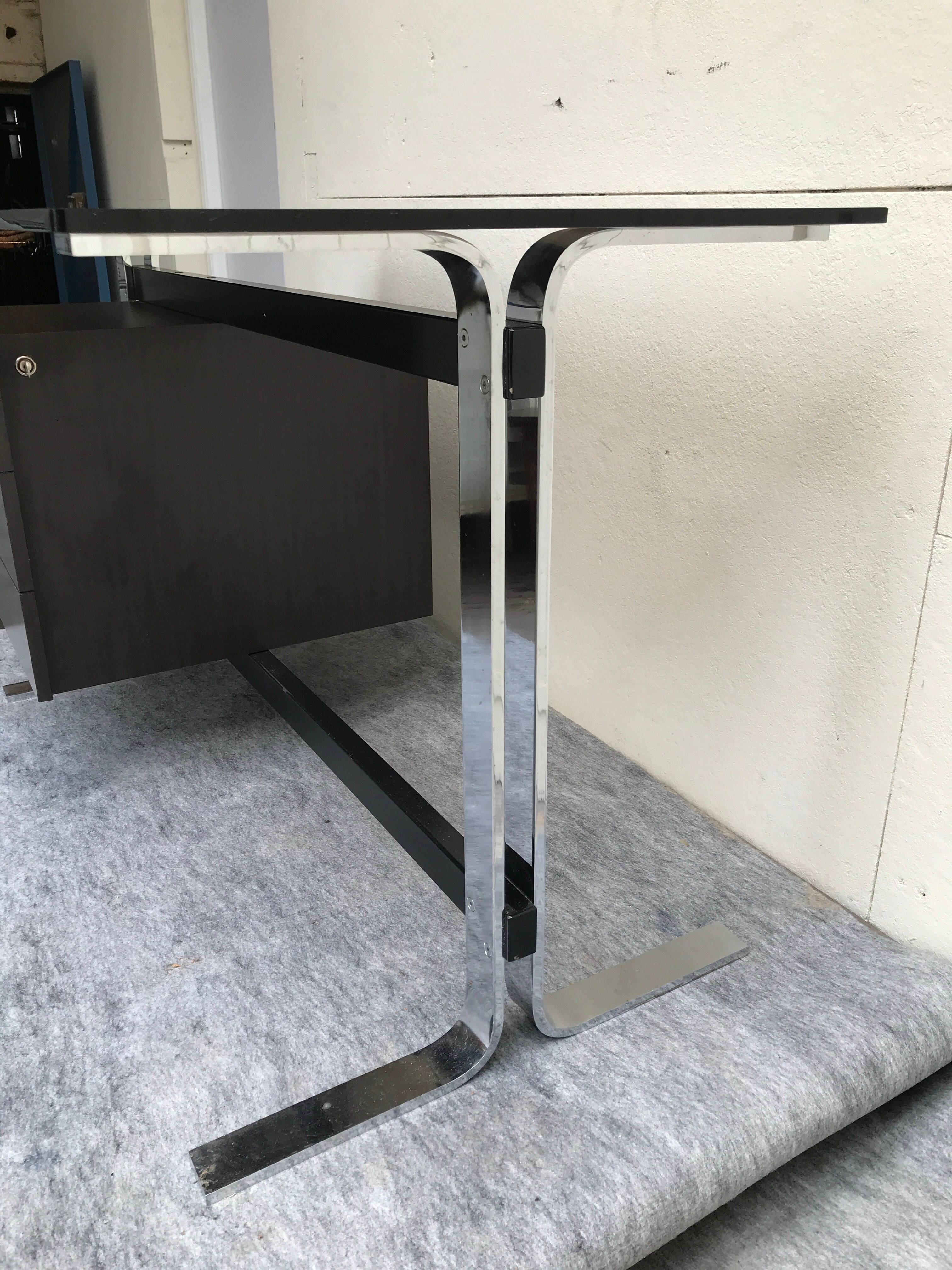Bureau vintage caisson suspendu