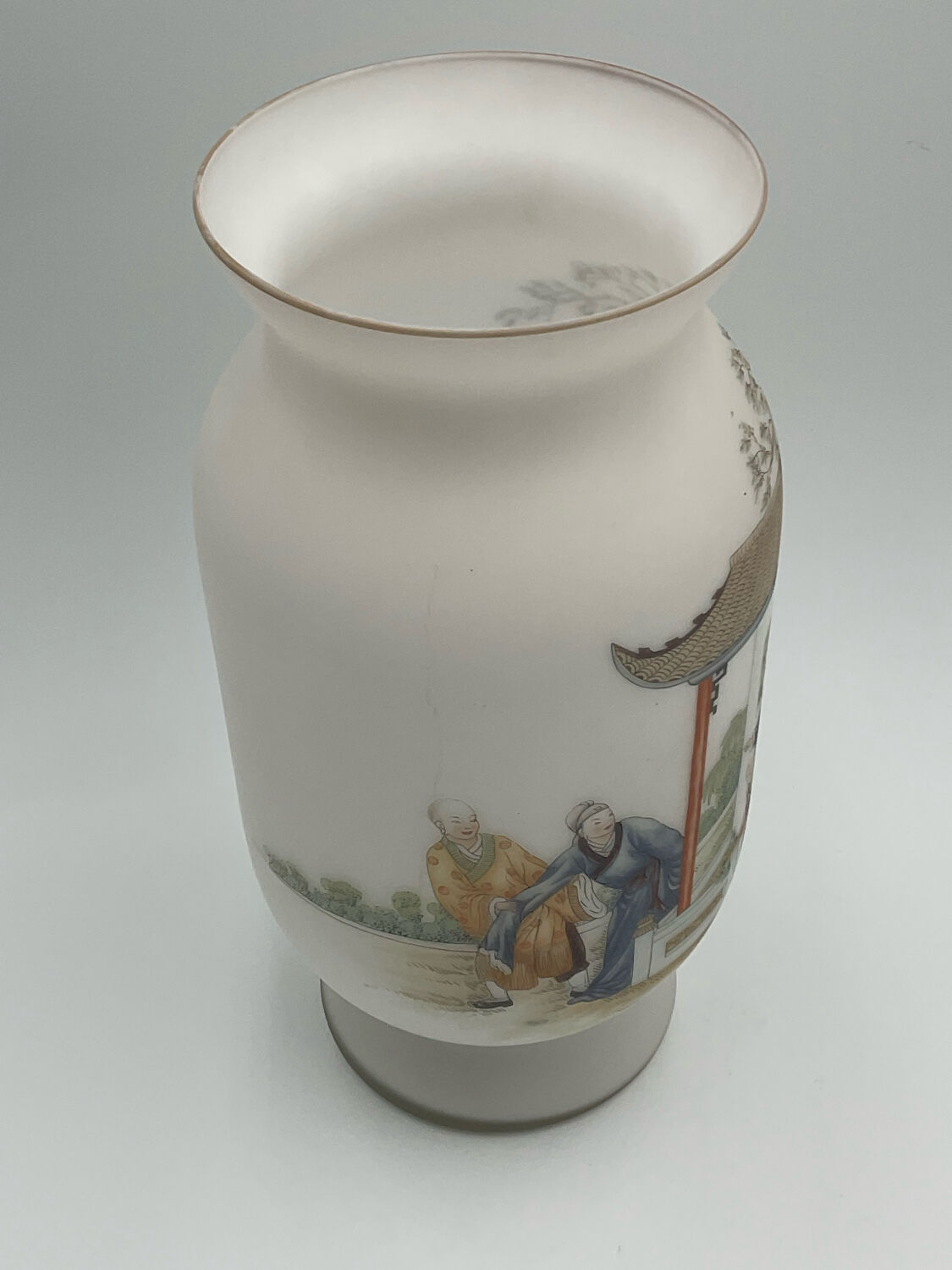 Chinese white opaline vase