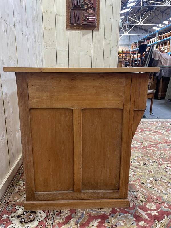 Comptoir de magasin en verre massif