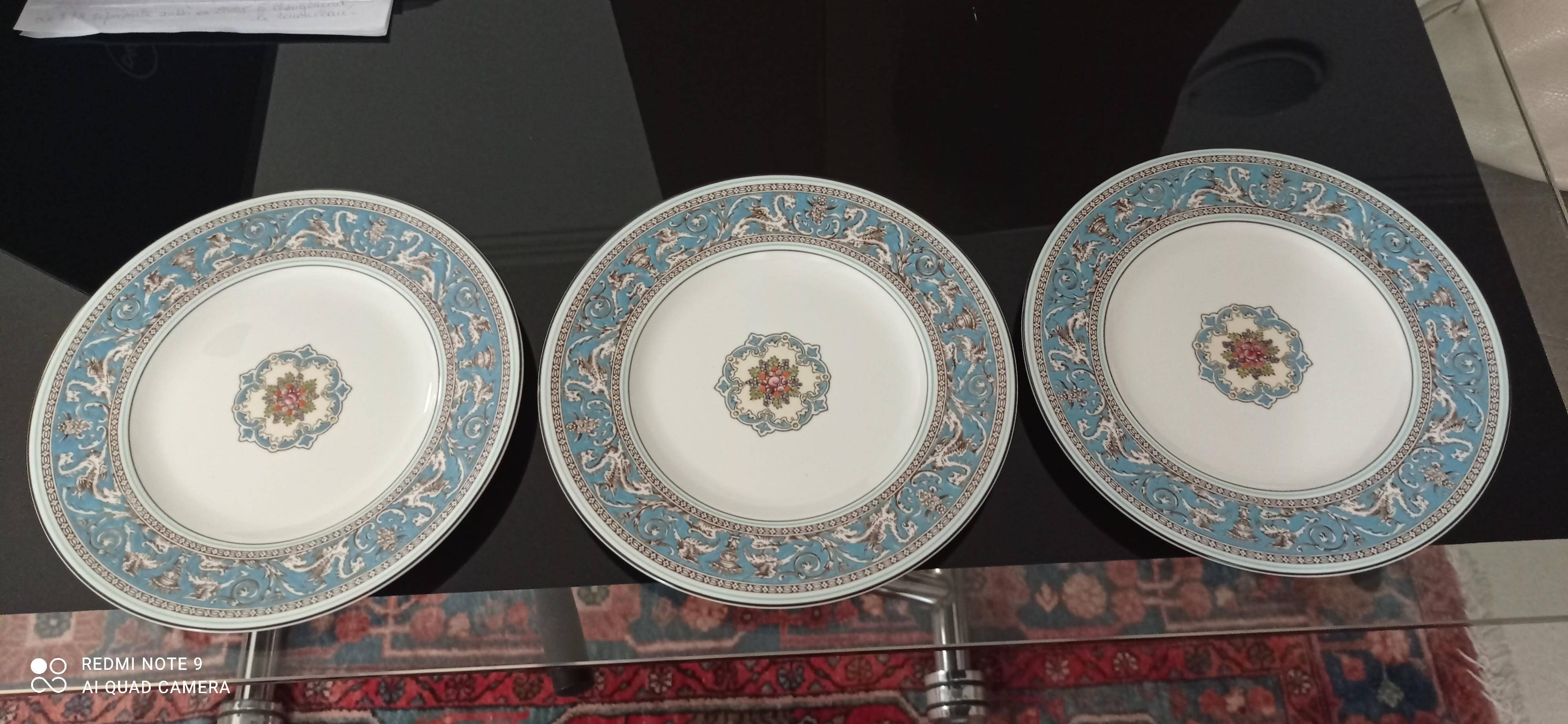 Assiettes à dessert en porcelaine fine Wedgwood Florentine turquoise