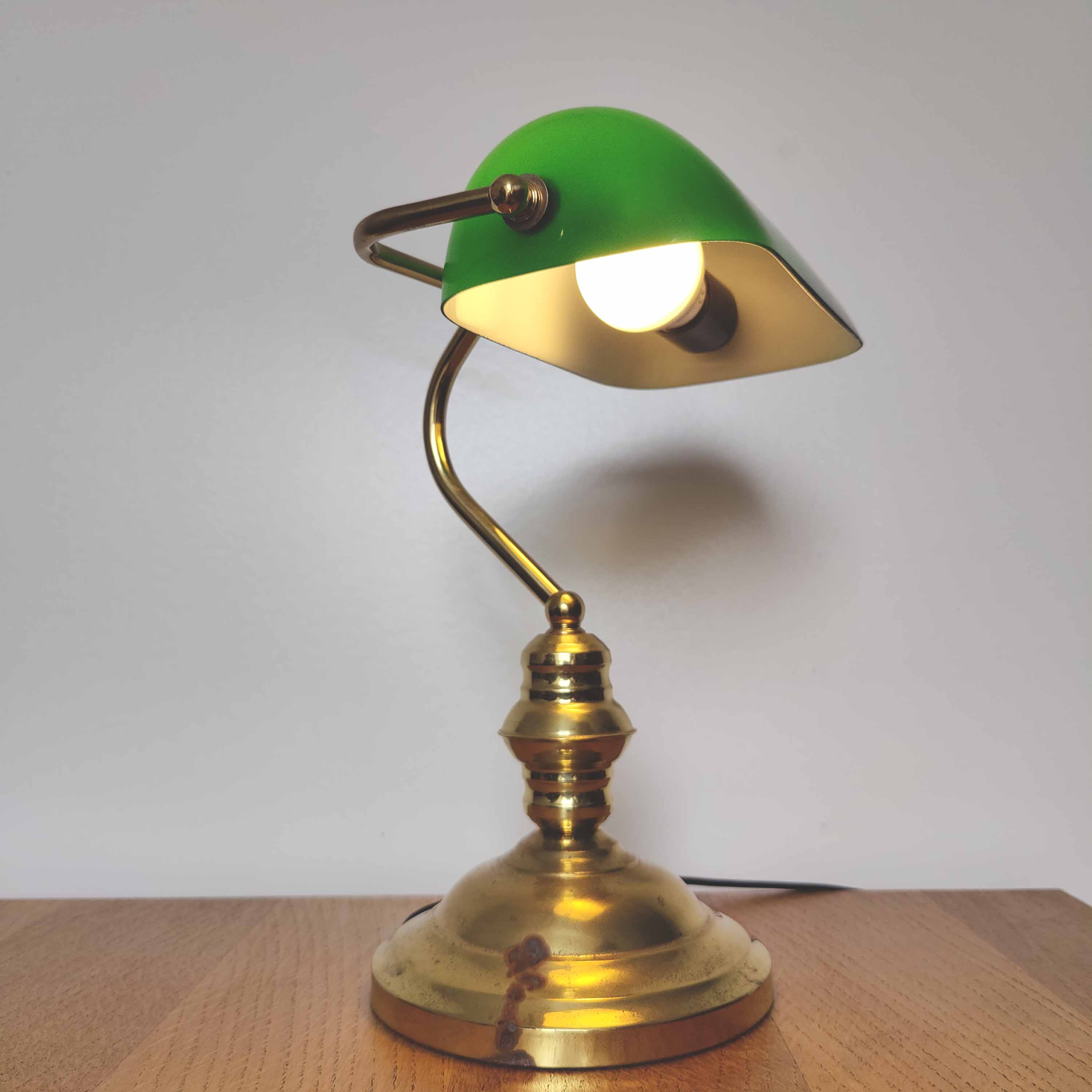 Green opaline banker lamp