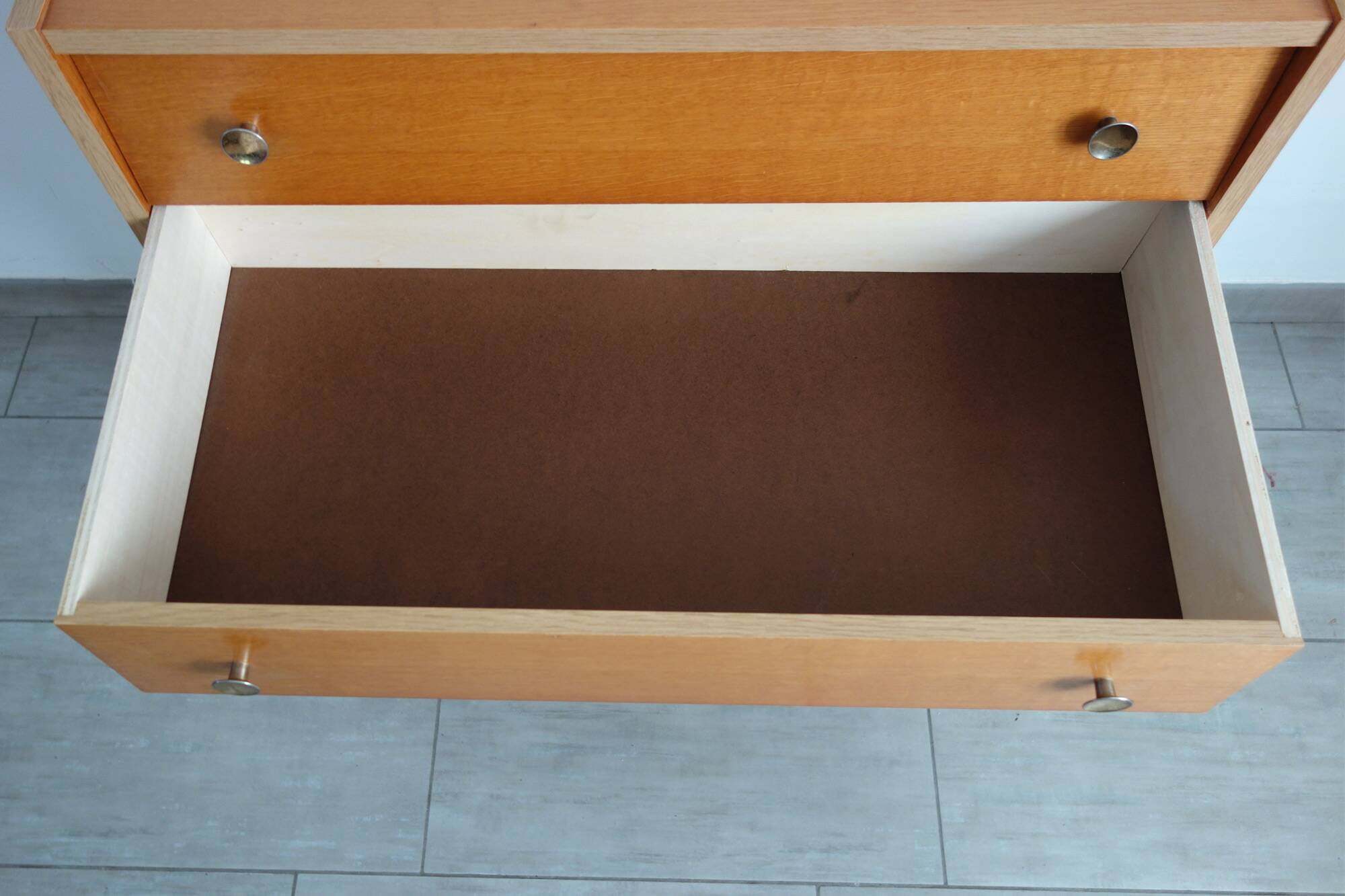 Vintage chest of drawers with 4 drawers from the 1970s.
