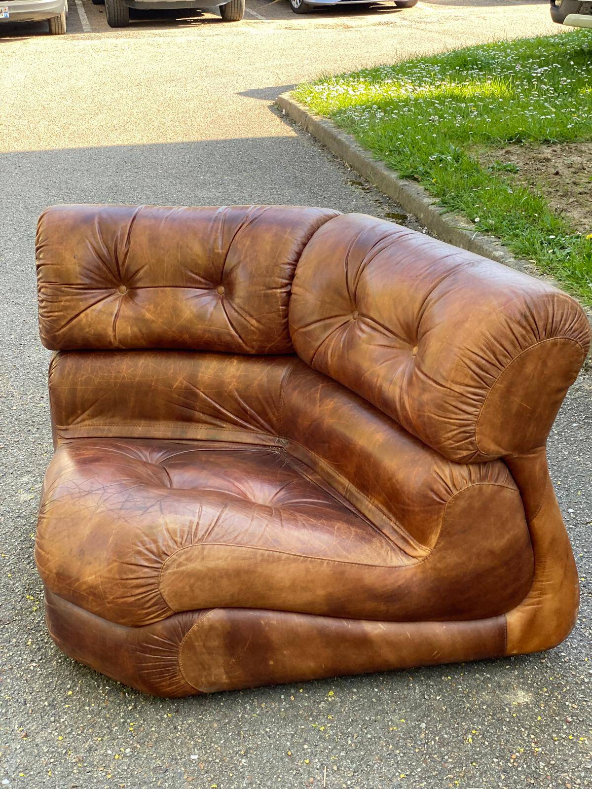 Modular brown leather canapé from Cognac, Italy, 1970.