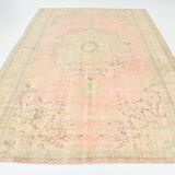 Tapis d’Anatolie ancien tons pastel rose poudré et vert, 231x330 Cm