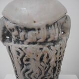 Vase en grès signé