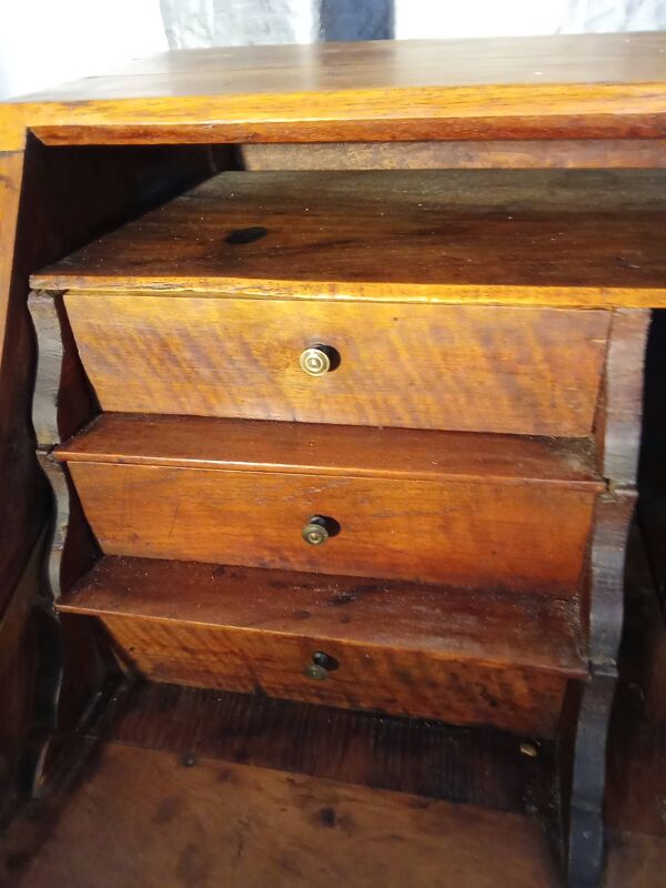 Commode scriban en noyer d'époque LouisXV 18 ème