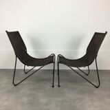 Paire de fauteuils en rotin et fil d'acier par Frederick Weinberg