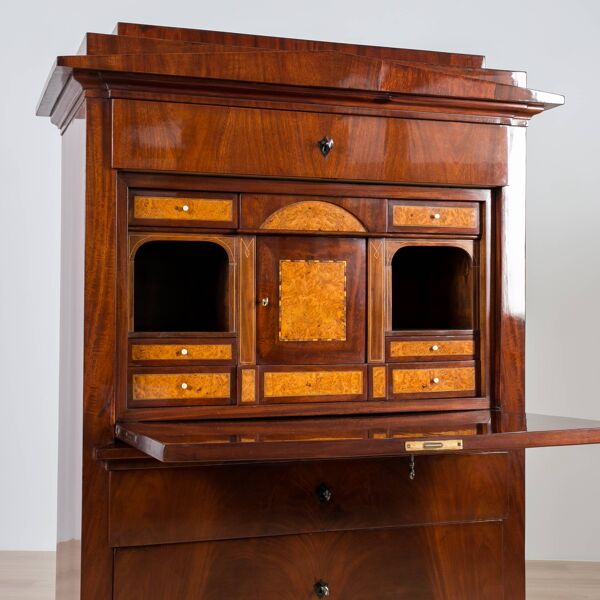 Bureau secrétaire en acajou du 19ème siècle, vernis français