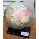 Decorative world map that is dated 1985