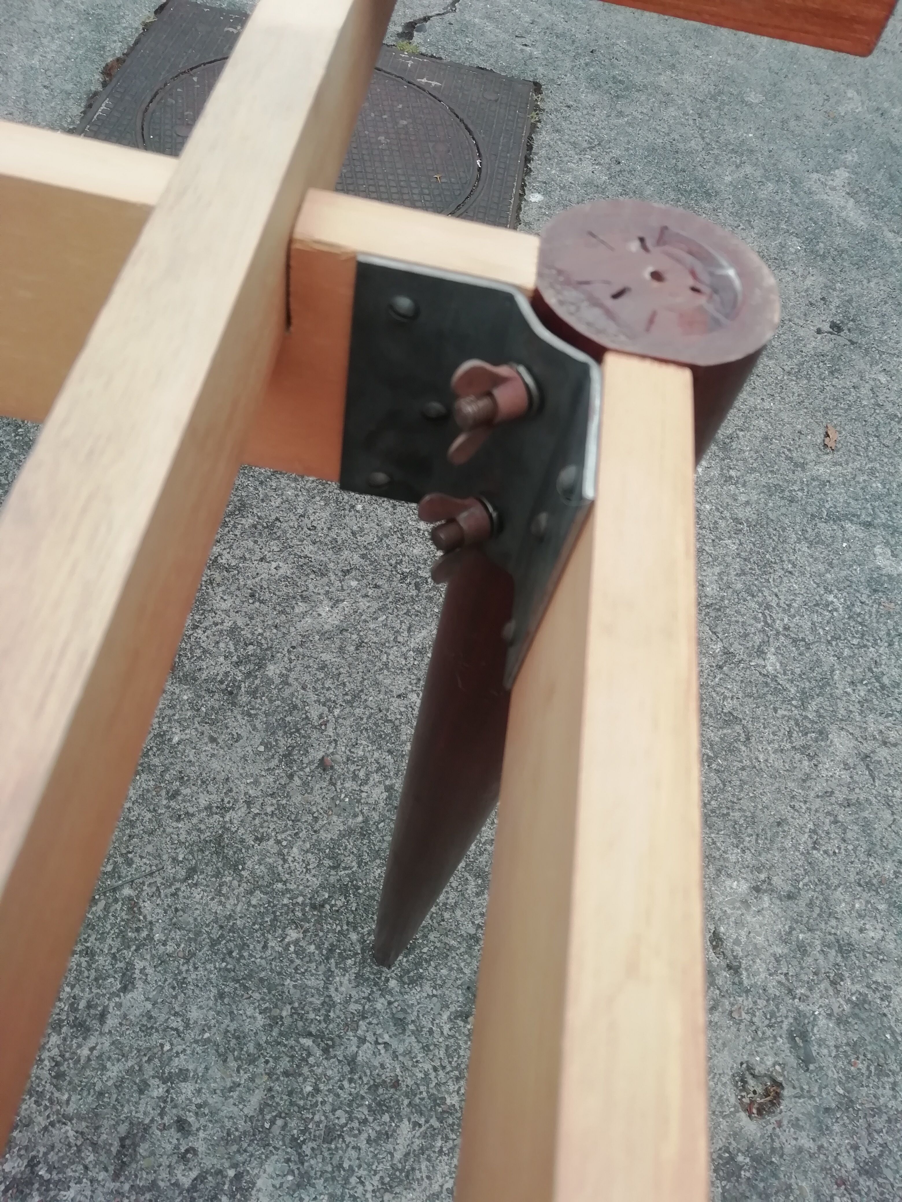 Scandinavian table