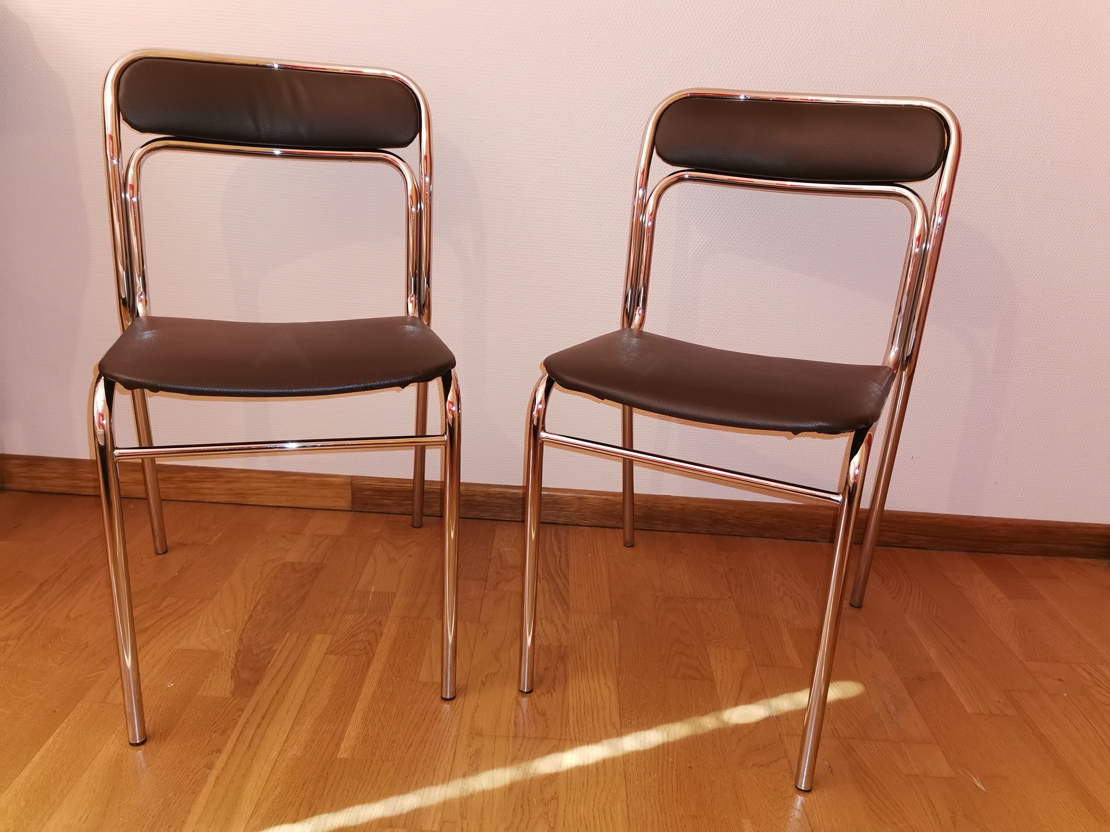 Paire de chaises vintage métal chromé