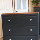 Solid wood chest of drawers