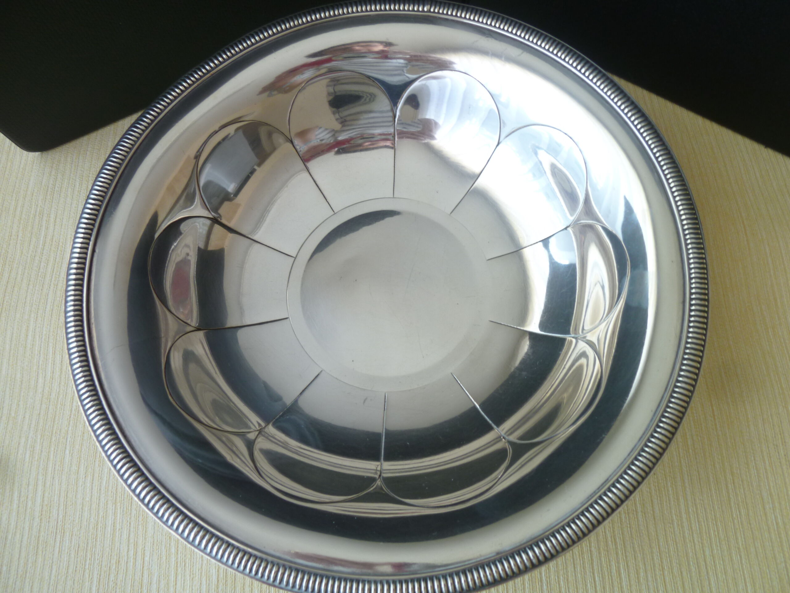 Fruit cup or centerpiece on silver metal shower pird Gadroon décor