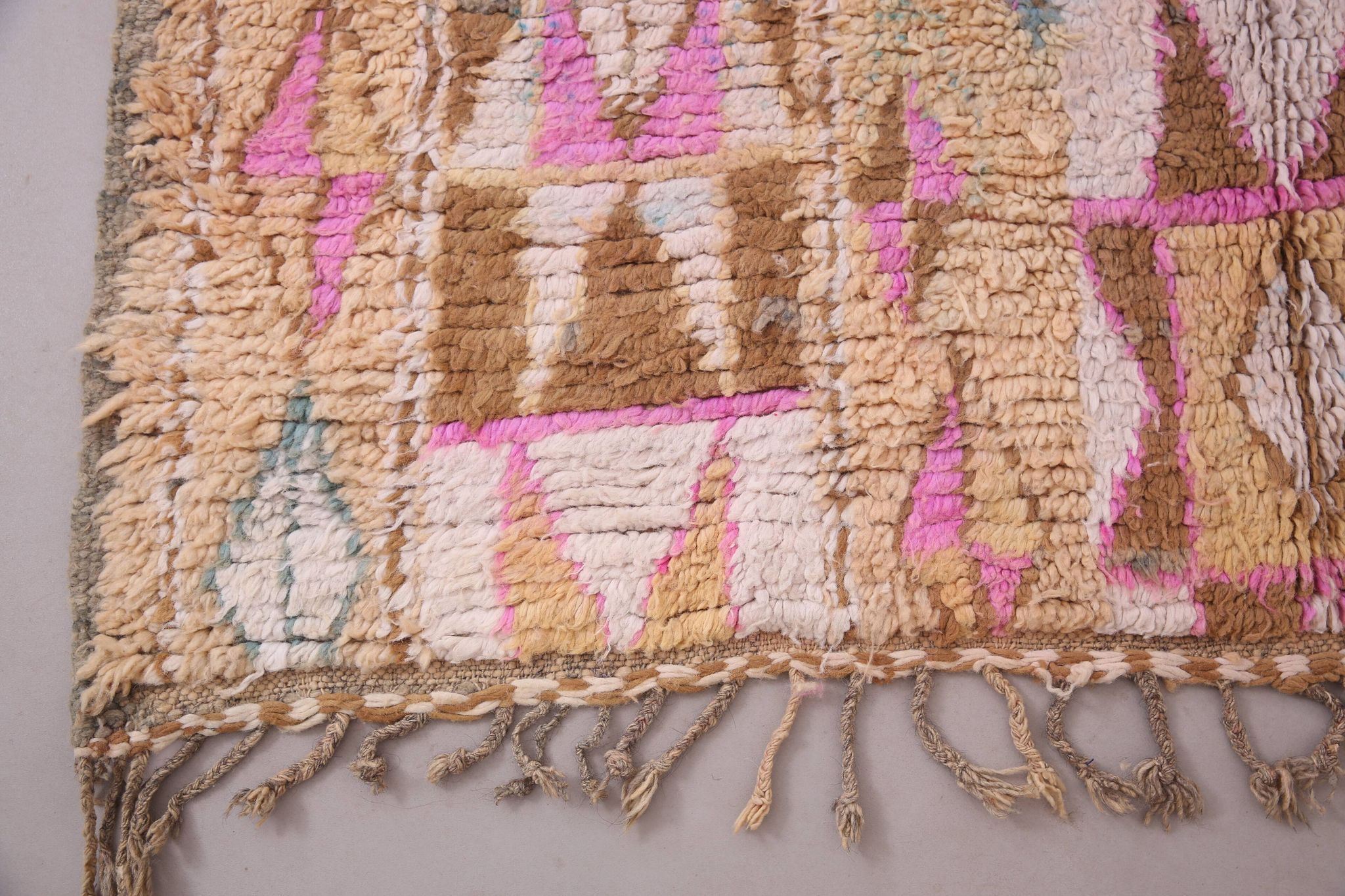 Peach Vintage Moroccan Rug 182 x 348 cm - Berber Wool Rug For Living Room