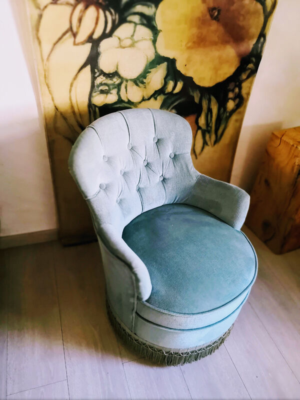Armchair toad vintage blue duck
