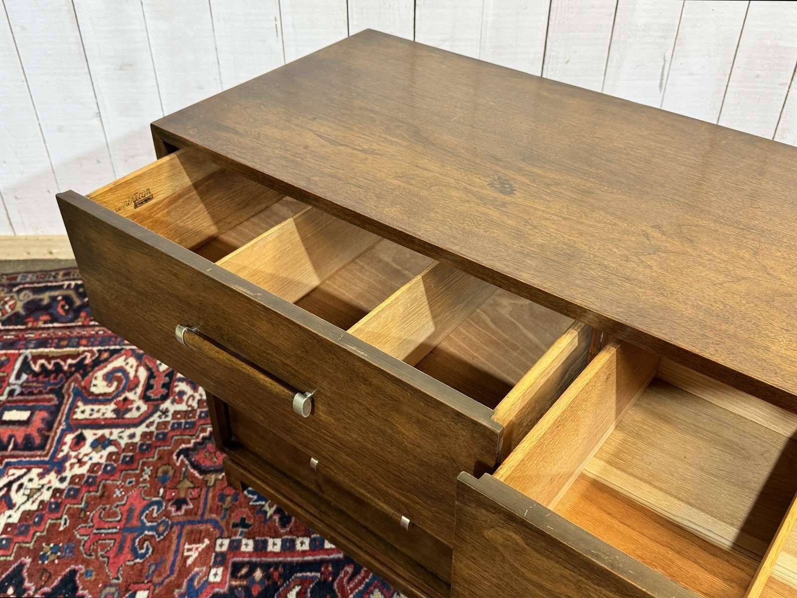 Art Deco style commode from the 1950s in walnut and oak - American manufacturer