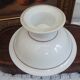 Porcelain standing fruit cup