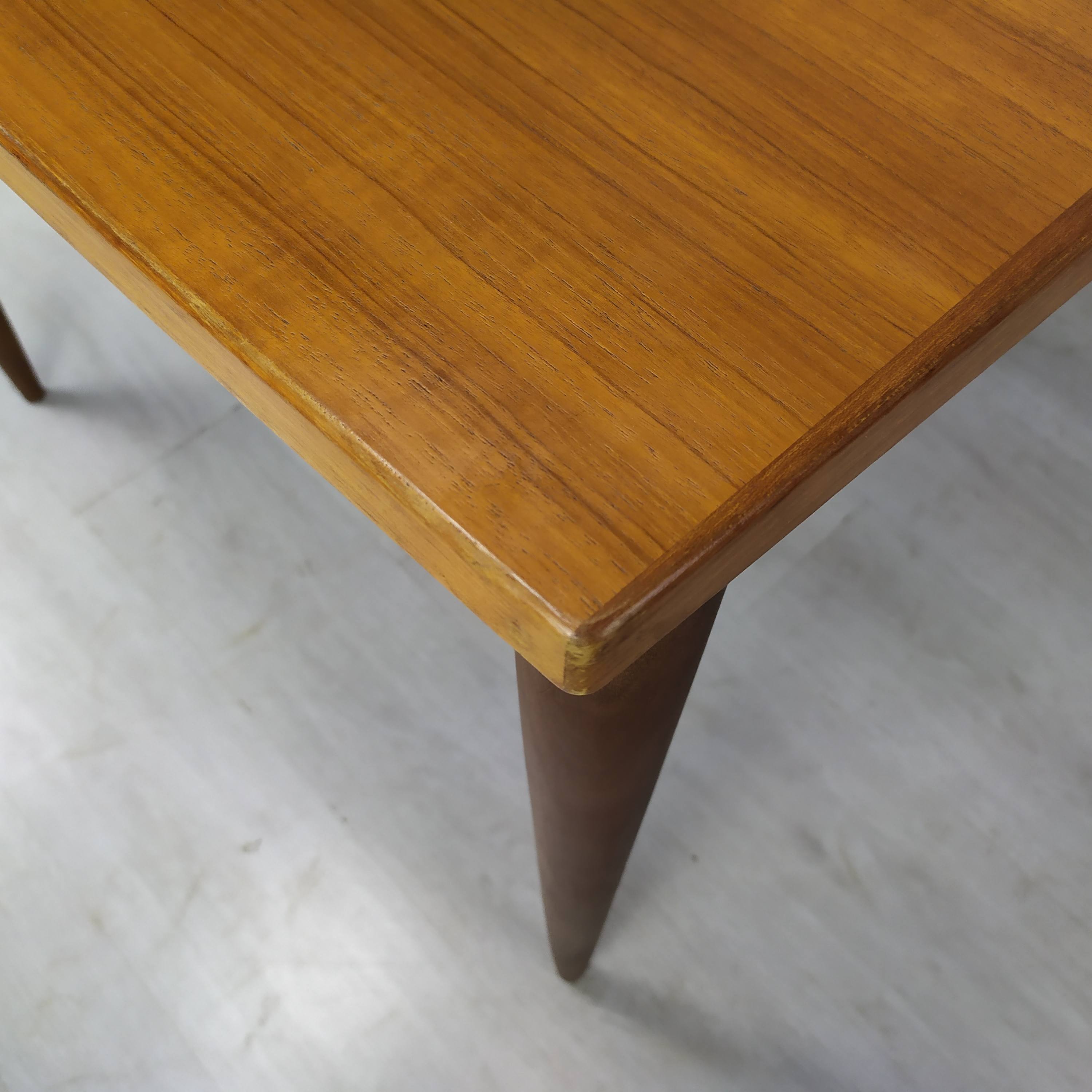 Scandinavian extendable table teak