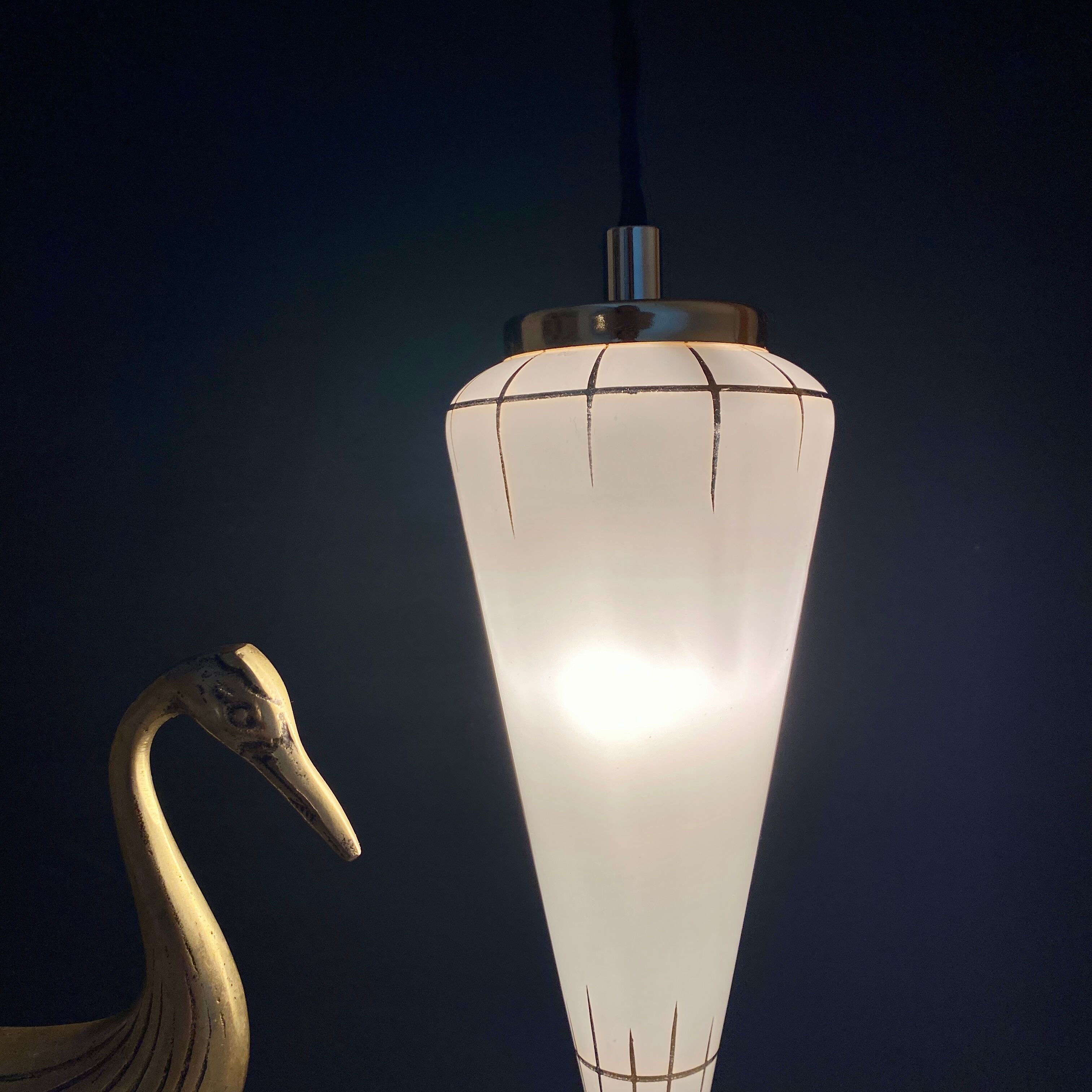 Vintage art deco globe pendant lamp in opaline