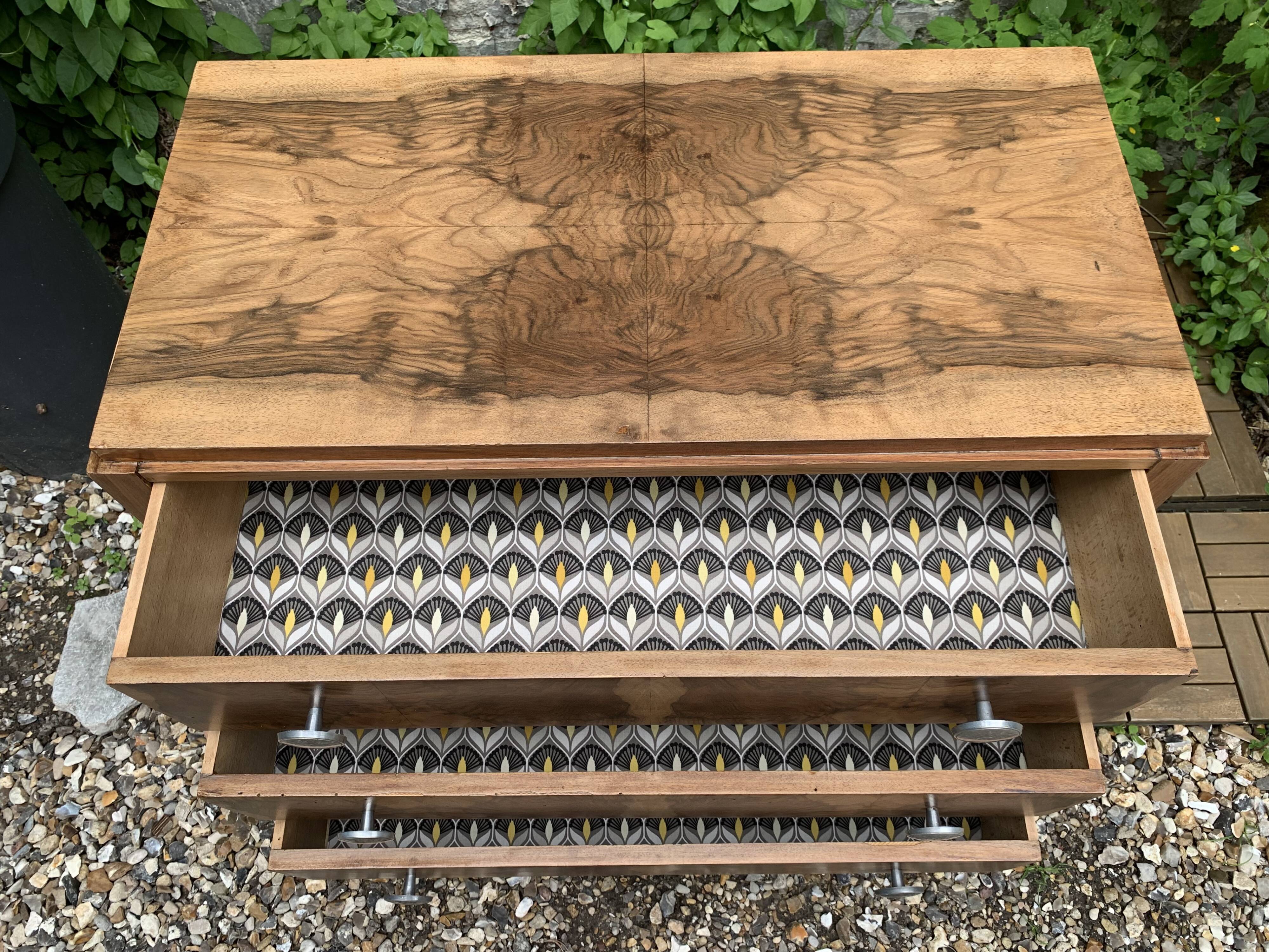Art Deco chest of drawers in raw walnut burl