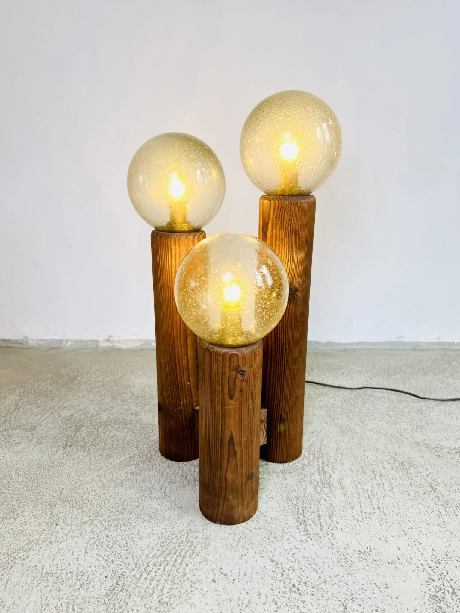 Lampe de table modèle 19 par Temde Leuchten, Suisse, années 1960.