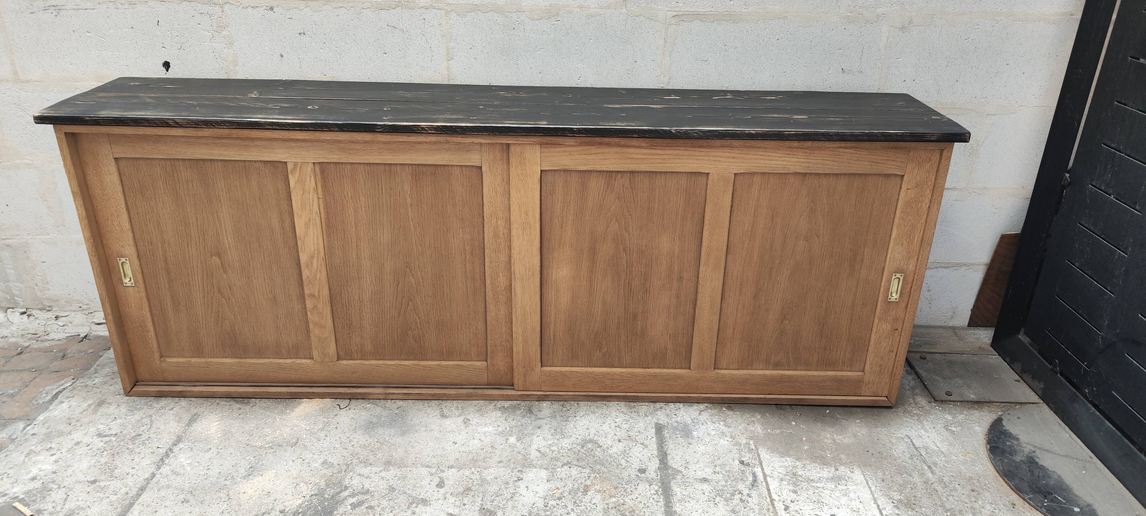 Old rear oak counter unit with two sliding doors