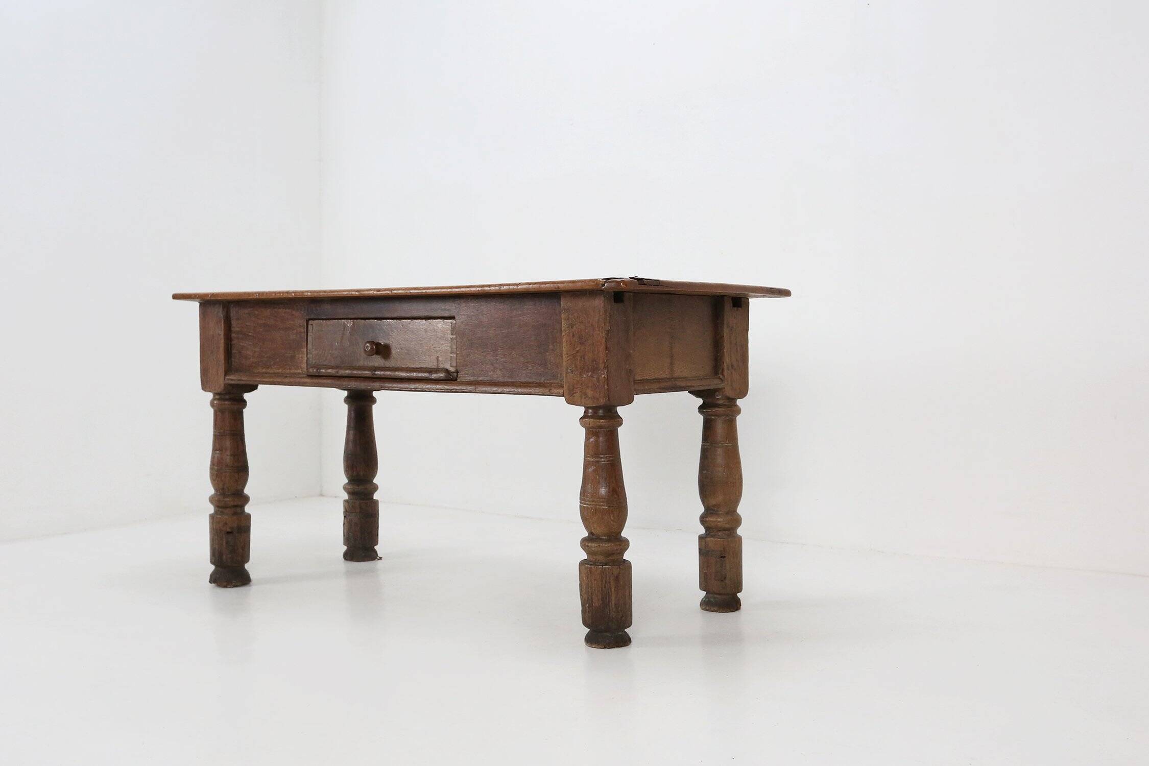 Belgian Antique oak console table with drawer, ca. 1740