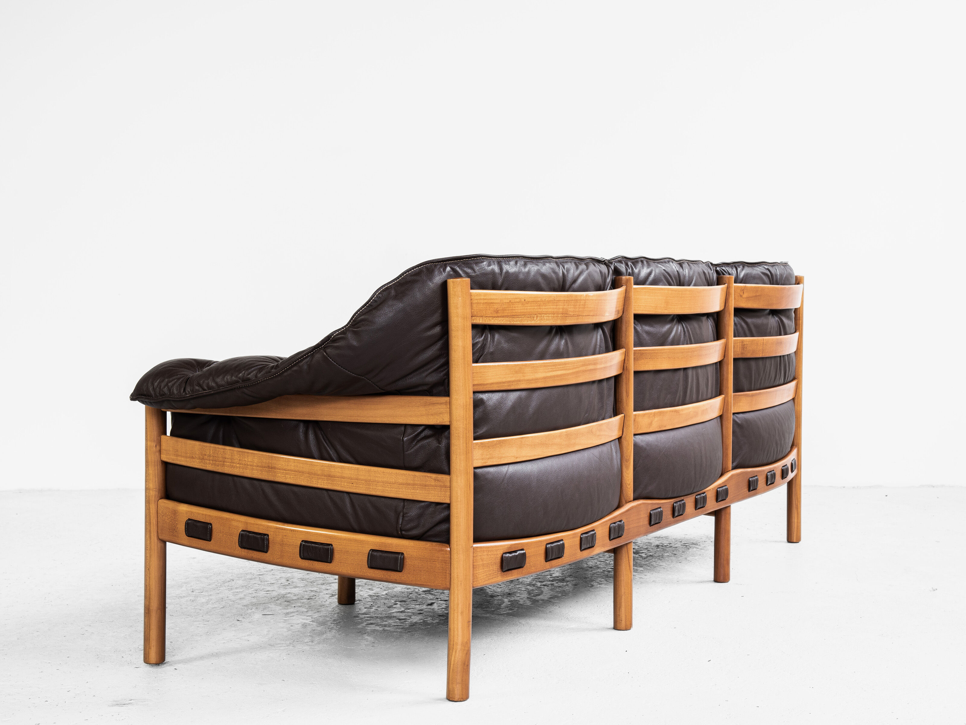Midcentury sofa in teak and leather by Arne Norell