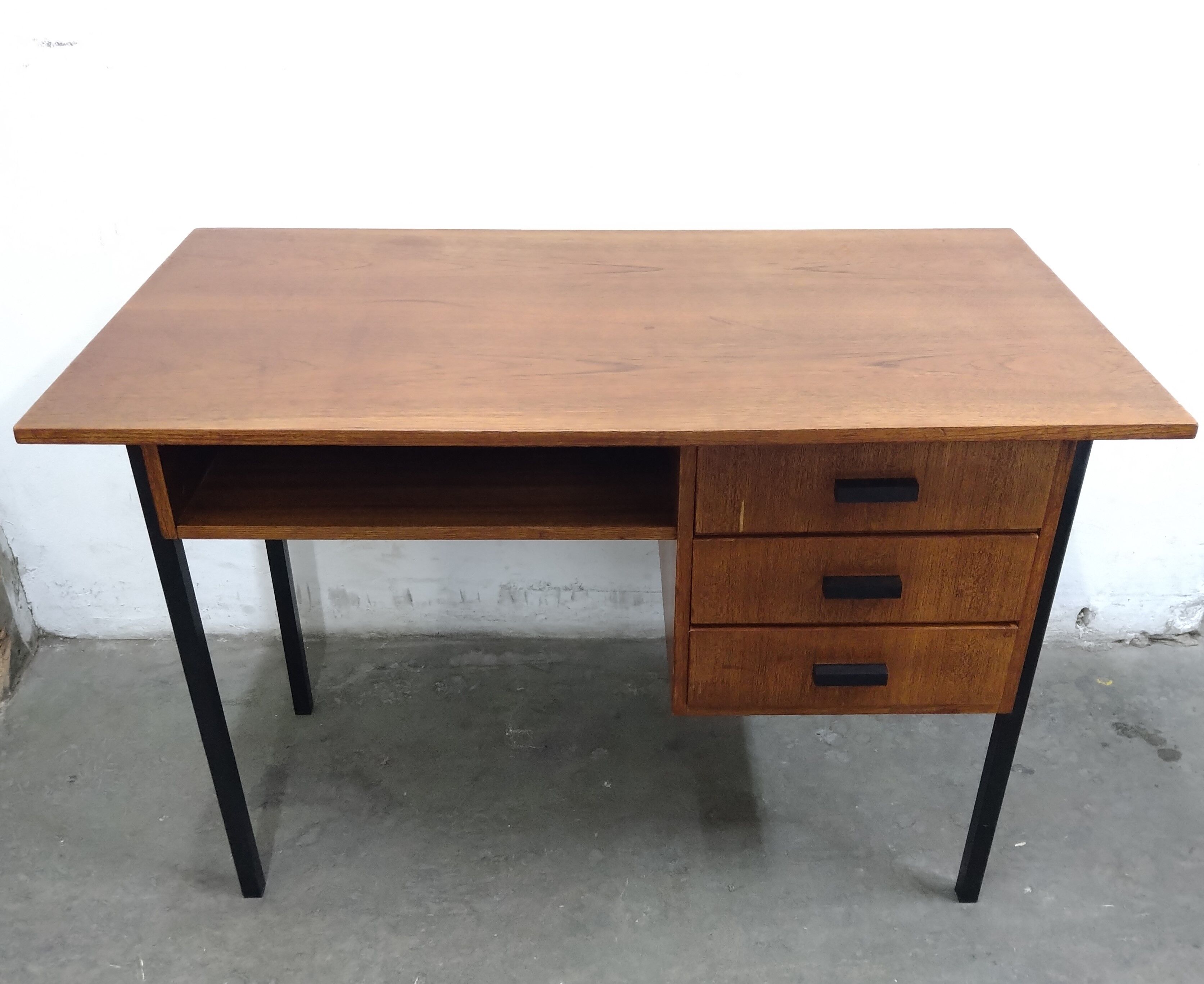 Scandinavian agency vintage