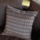 Housse de coussin Kachin bleu marine et rose (RIDA)