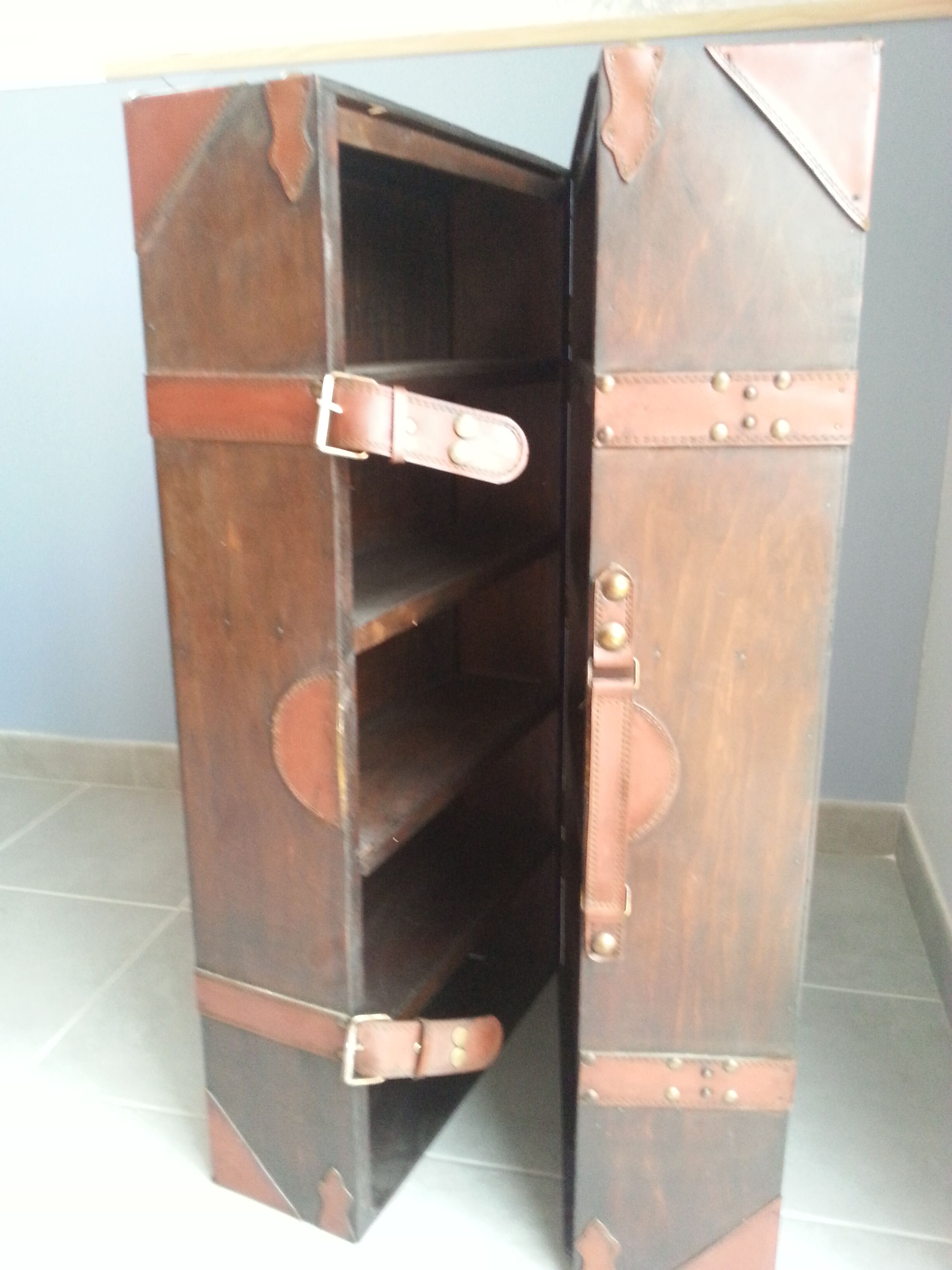 Malleatelier bibliothèque type wardrobe