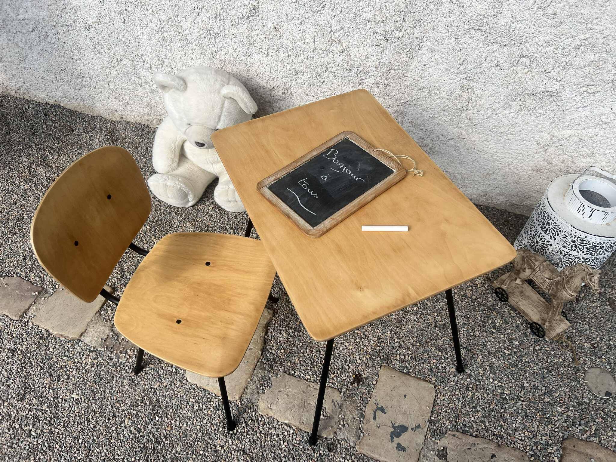 Children's desk