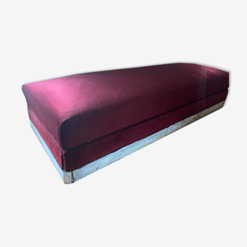 Bed storage bench