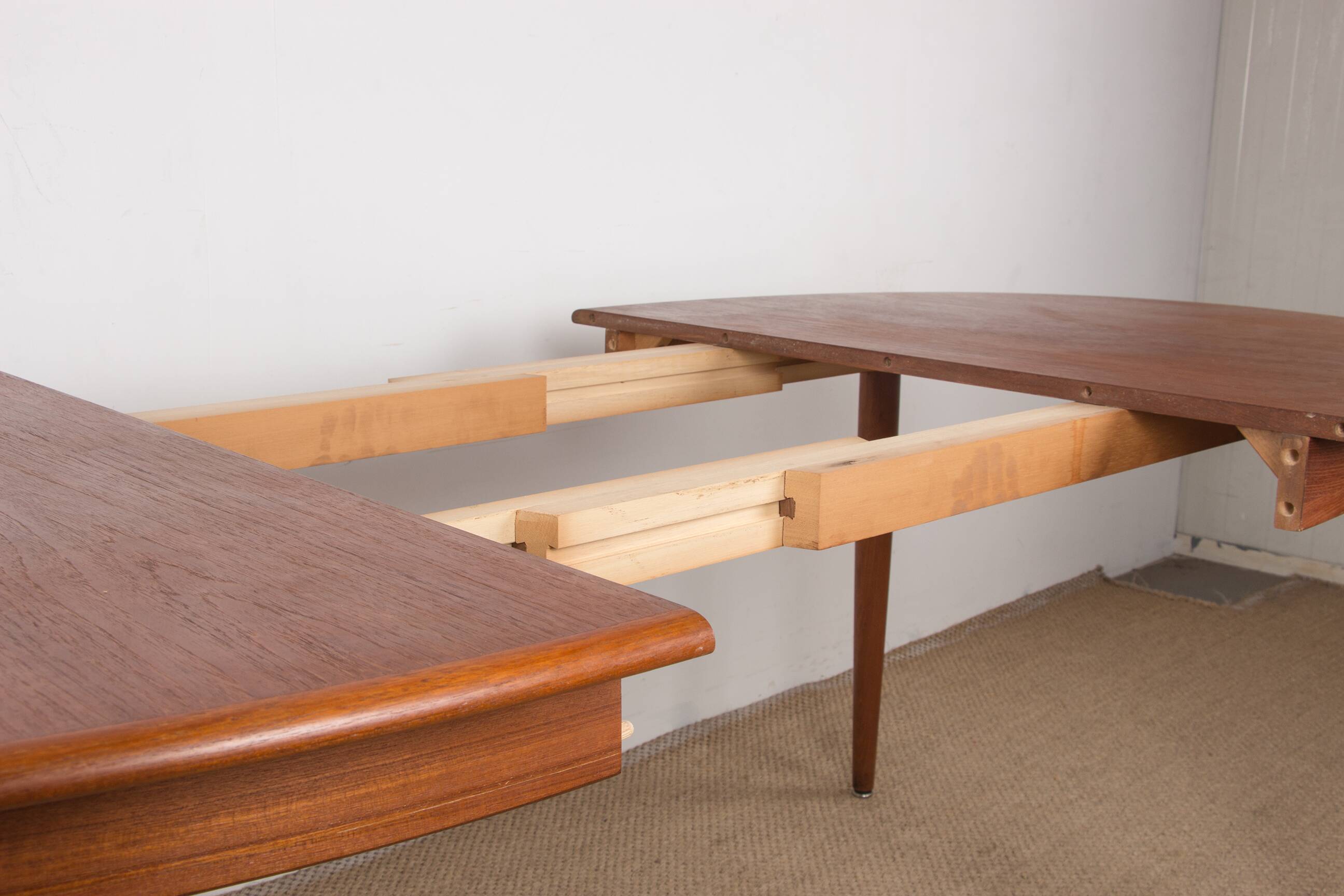 Danish oval teak dining table by Gudme Mobelfabrik 1960.