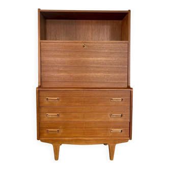 Scandinavian secretary