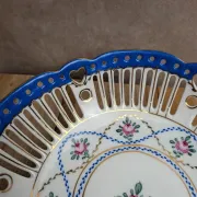 Footed porcelain bowl with openwork – Floral decoration, cobalt blue and gilding