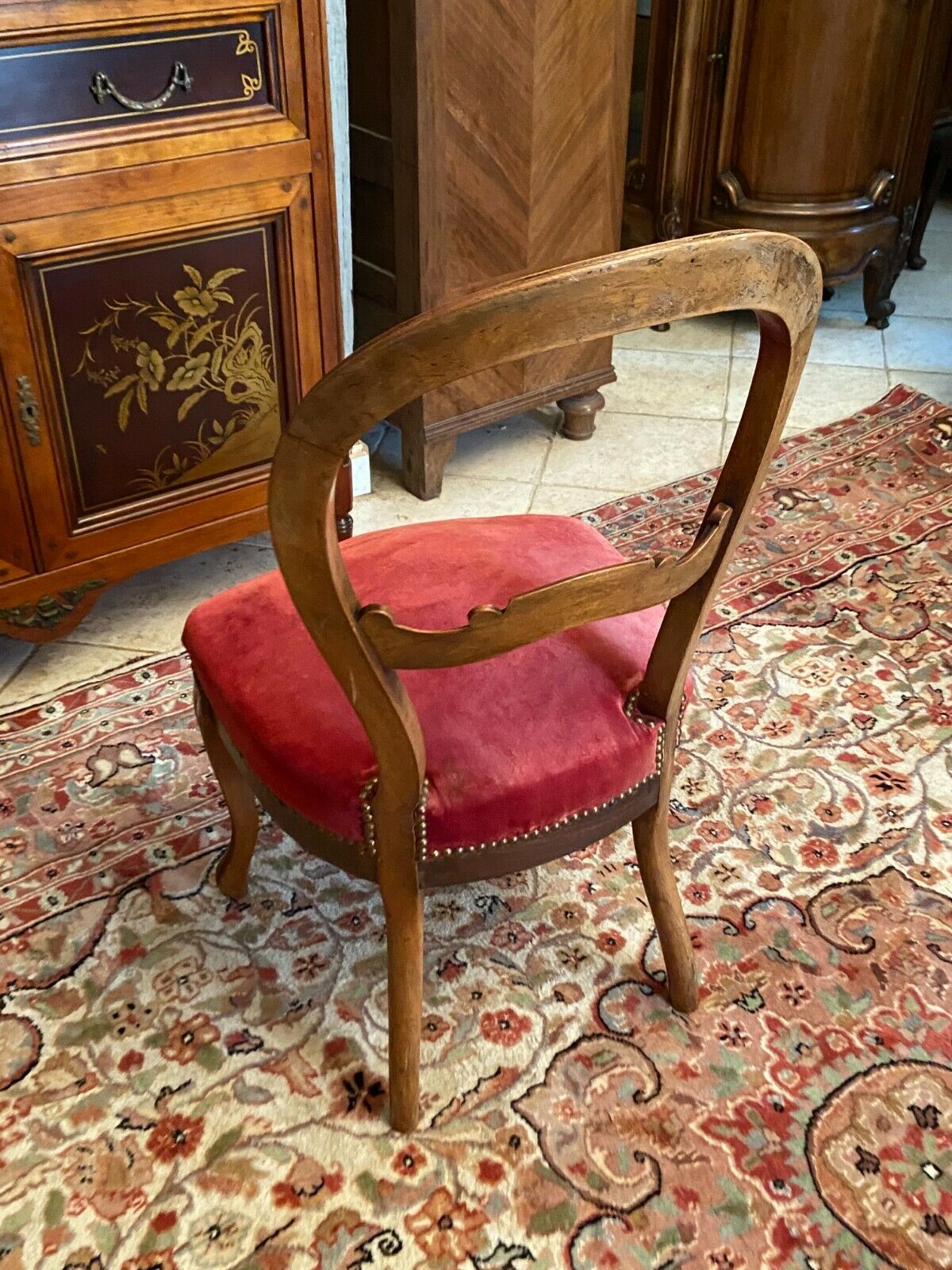 Solid walnut heater chair nineteenth century Louis-Philippe in red velvet