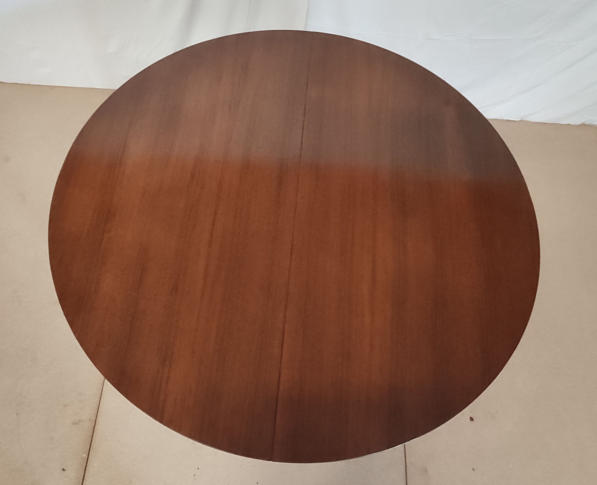 Table and 4 chairs by Hans Olsen for the Danish editions Frem R-jle