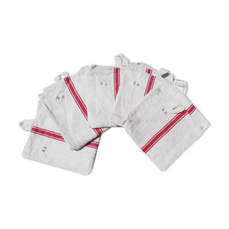 Lot of 5 old tea towels with 2 red linen and cotton beds