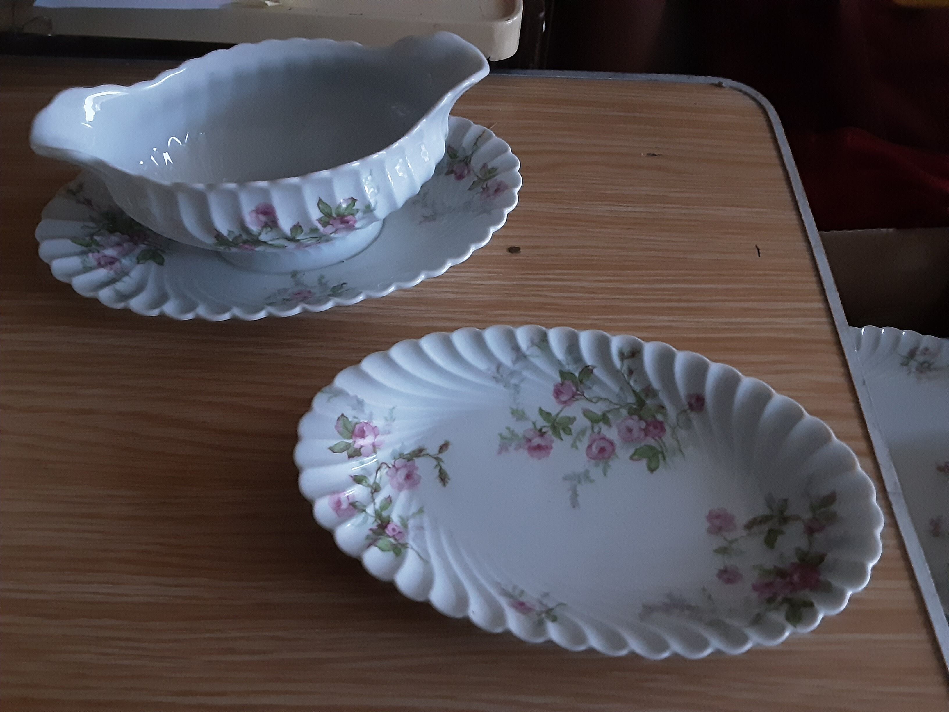 Sauciere and ravier limoges haviland model torso rosestalks